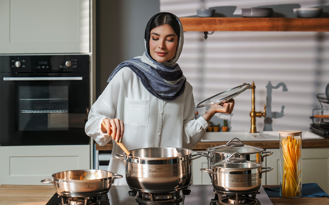 سرویس قابلمه استیل 8 پارچه یونیک کد 9900